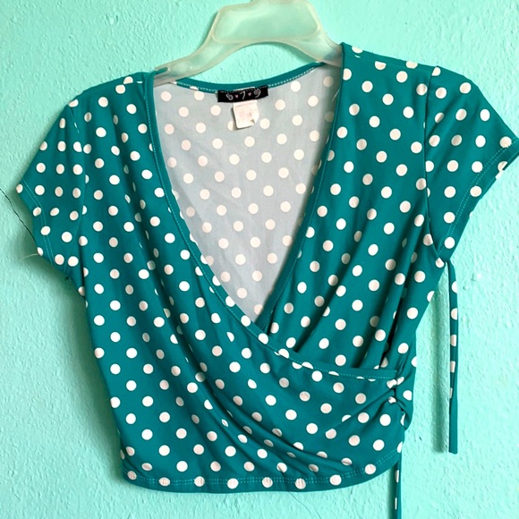 579 Tops - Color is baby blue polkadot